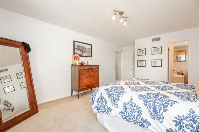 22 Ryder Cup Circle, Pittsford, NY 14534