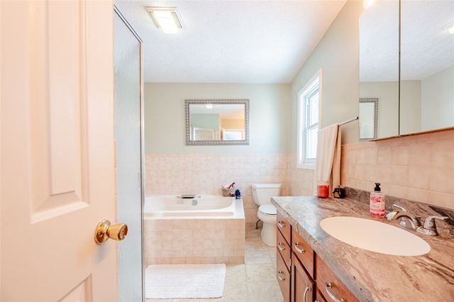 22 Ryder Cup Circle, Pittsford, NY 14534