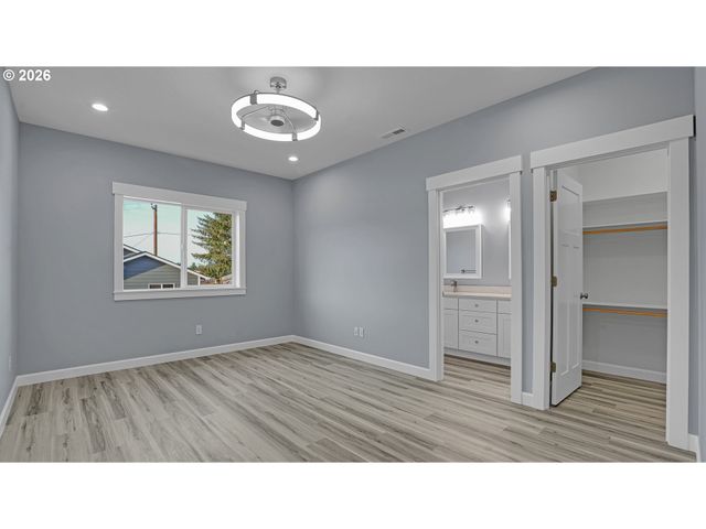 80 N WESTVIEW Cir, Otis, OR 97368