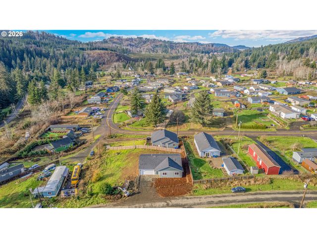 80 N WESTVIEW Cir, Otis, OR 97368