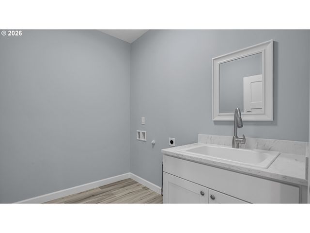 80 N WESTVIEW Cir, Otis, OR 97368