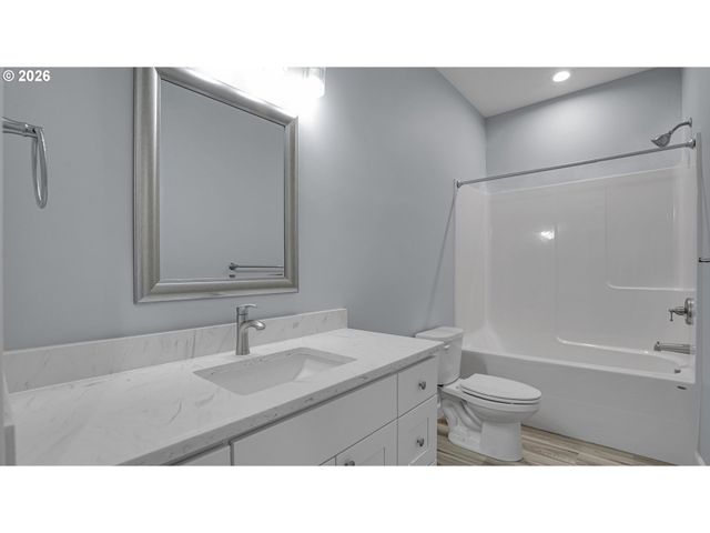 80 N WESTVIEW Cir, Otis, OR 97368