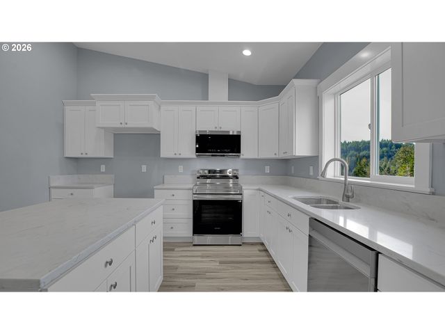 80 N WESTVIEW Cir, Otis, OR 97368