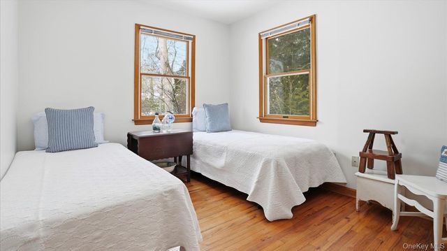 55 Leafy Way, Aquebogue, NY 11931