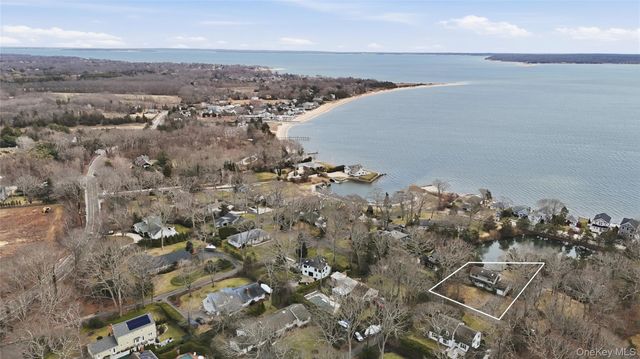 55 Leafy Way, Aquebogue, NY 11931