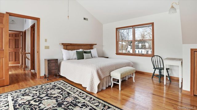 55 Leafy Way, Aquebogue, NY 11931