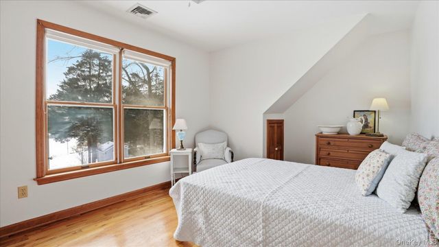 55 Leafy Way, Aquebogue, NY 11931