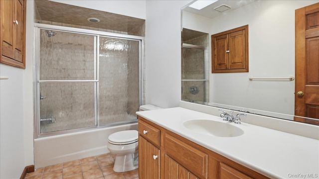 55 Leafy Way, Aquebogue, NY 11931