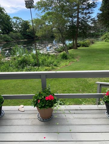 55 Leafy Way, Aquebogue, NY 11931