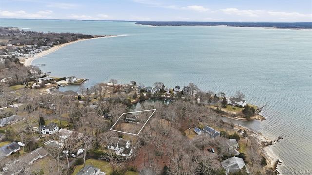 55 Leafy Way, Aquebogue, NY 11931