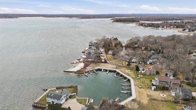 55 Leafy Way, Aquebogue, NY 11931