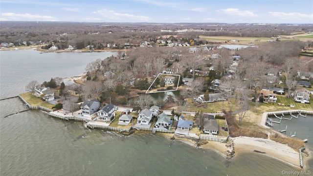 55 Leafy Way, Aquebogue, NY 11931