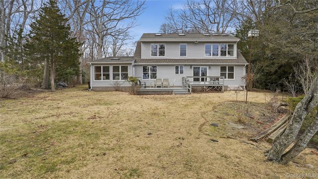55 Leafy Way, Aquebogue, NY 11931
