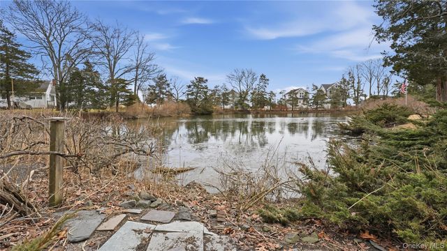 55 Leafy Way, Aquebogue, NY 11931