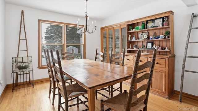 55 Leafy Way, Aquebogue, NY 11931