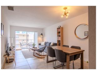 677 NE 24th St 604, Miami, FL 33137