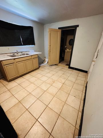 815 Edison, San Antonio, TX 78212