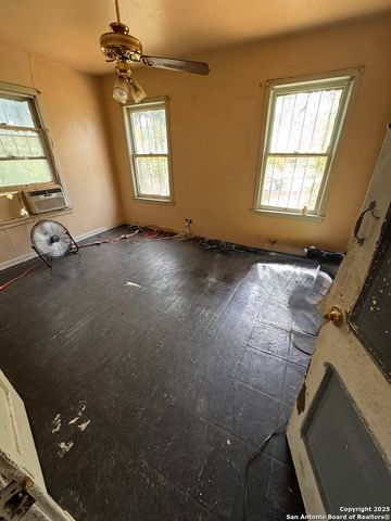 815 Edison, San Antonio, TX 78212