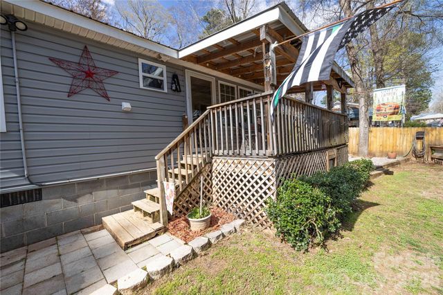 102 Deer Park Road 142 section D, Mount Gilead, NC 27306