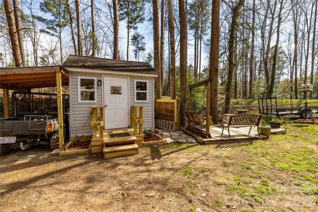 102 Deer Park Road 142 section D, Mount Gilead, NC 27306