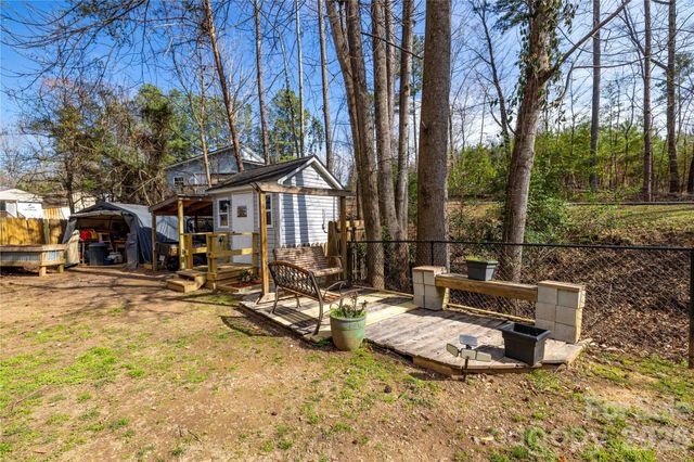 102 Deer Park Road 142 section D, Mount Gilead, NC 27306