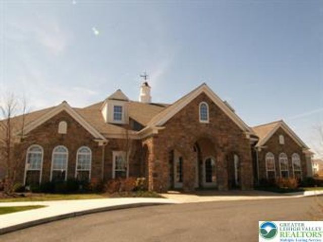 8432 Cromwell Court, Upper Macungie Twp, PA 18031