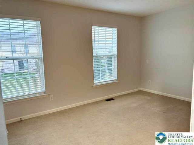 8432 Cromwell Court, Upper Macungie Twp, PA 18031