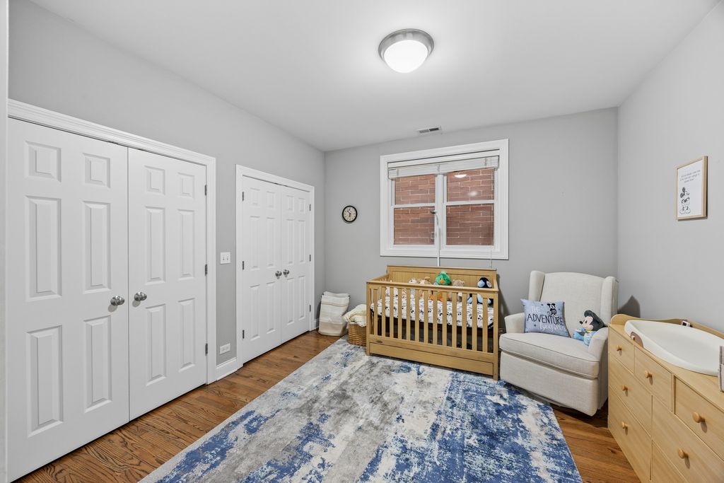 Image 16 of property listing at 1122 W Hubbard Street 3E, Chicago, IL 60642