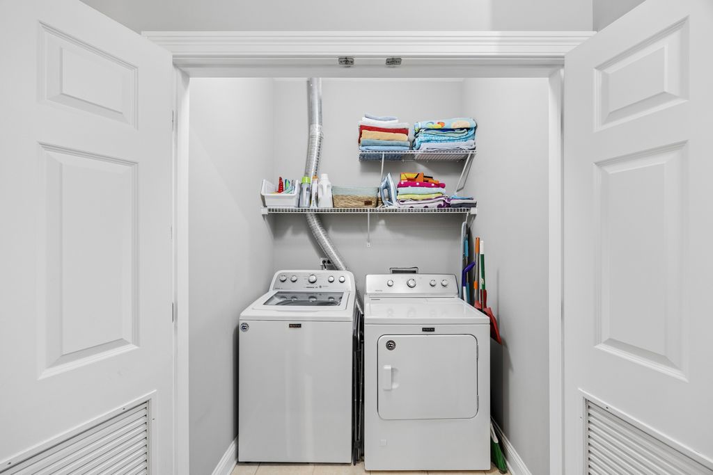 Image 19 of property listing at 1122 W Hubbard Street 3E, Chicago, IL 60642