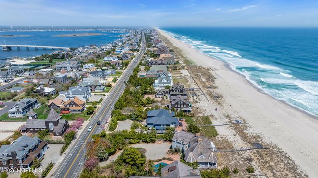 1325 Ocean Avenue, Mantoloking, NJ 08738