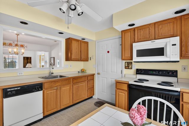 16 Silverbrook Lane 16, Clinton, CT 06413