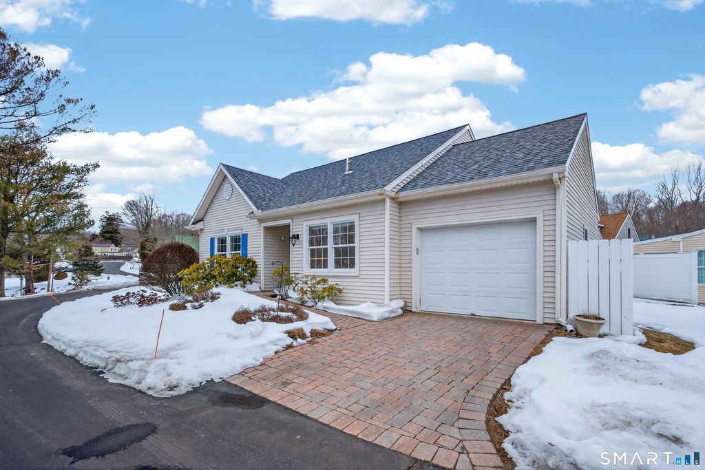 16 Silverbrook Lane 16, Clinton, CT 06413