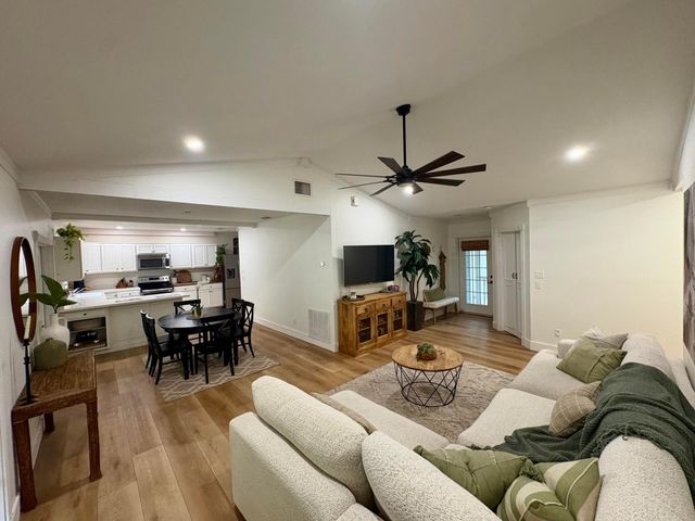 3866 SE Jefferson Street, Stuart, FL 34997