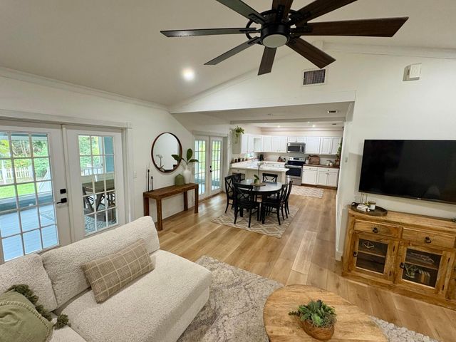 3866 SE Jefferson Street, Stuart, FL 34997