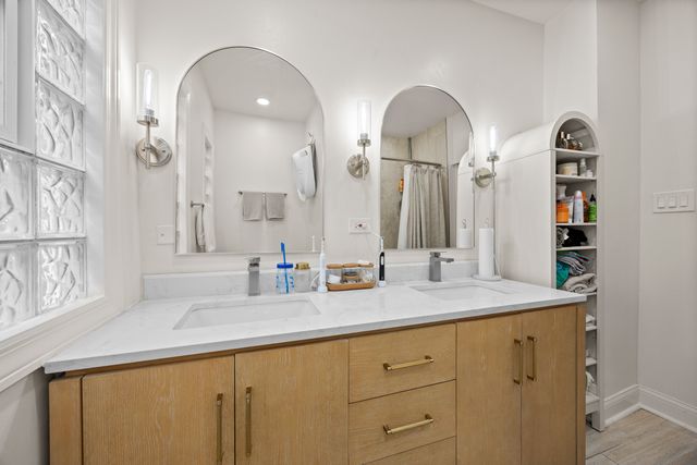 8328 S essex Avenue, Chicago, IL 60617