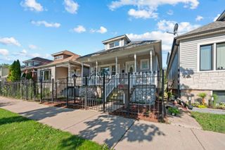 8328 S essex Avenue, Chicago, IL 60617