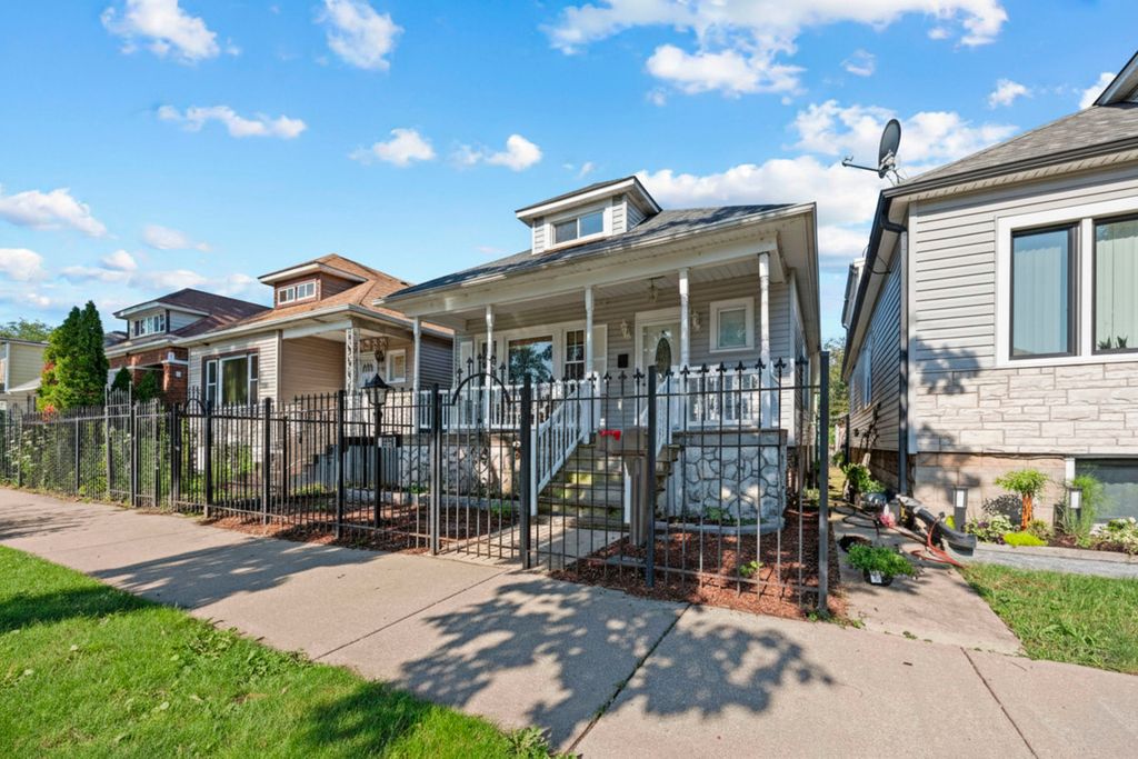 8328 S essex Avenue, Chicago, IL 60617