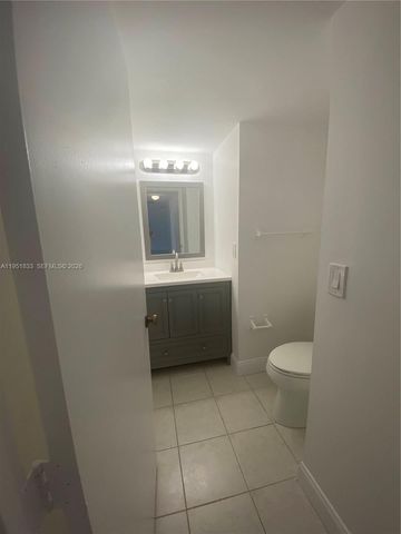 654 Woodgate Cir C, Sunrise, FL 33326