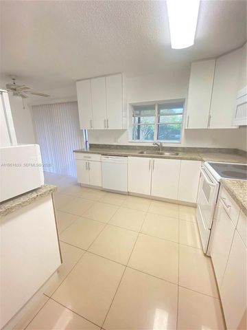 654 Woodgate Cir C, Sunrise, FL 33326