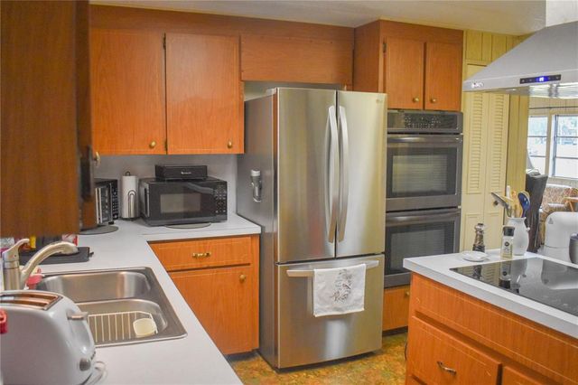 921 FAITH CIRCLE E 70, Bradenton, FL 34212