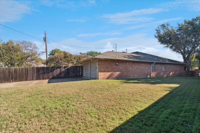 4005 Kerr Circle, Farmers Branch, TX 75244