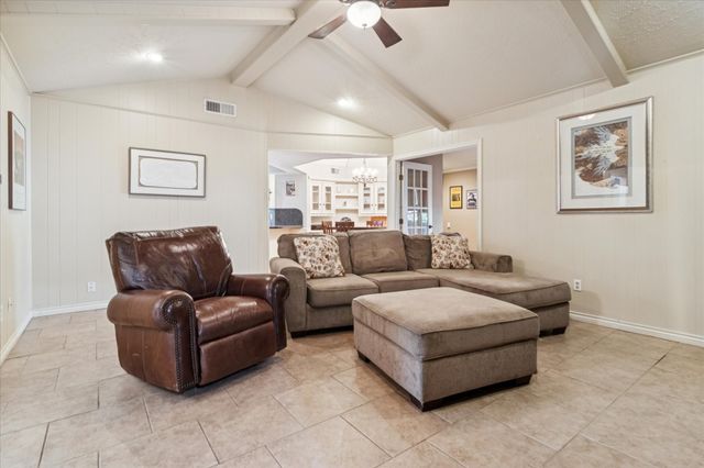 4005 Kerr Circle, Farmers Branch, TX 75244