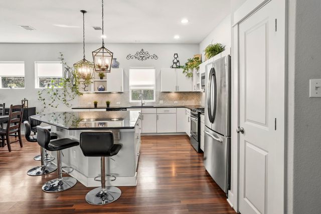 504 Bowery TRL, Austin, TX 78753