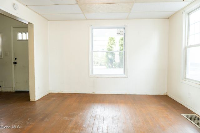 6 Harvard Street, Schenectady, NY 12304