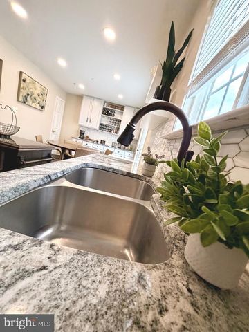 10966 W POINT PL, White Plains, MD 20695