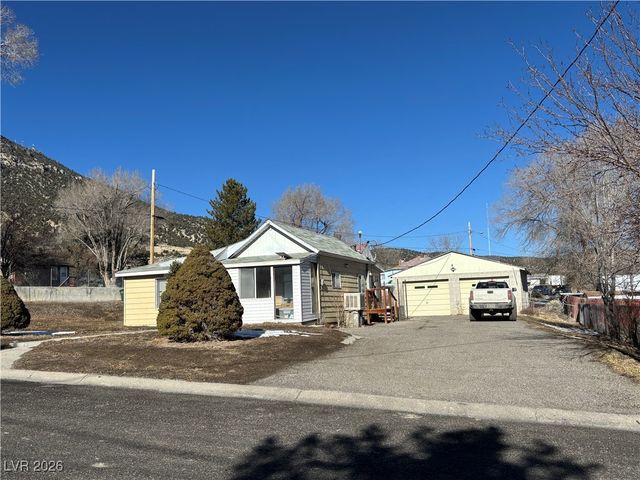 1752 Strandman Street, Ely, NV 89301