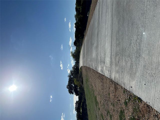 36 Travis Oaks DR, Marble Falls, TX 78654