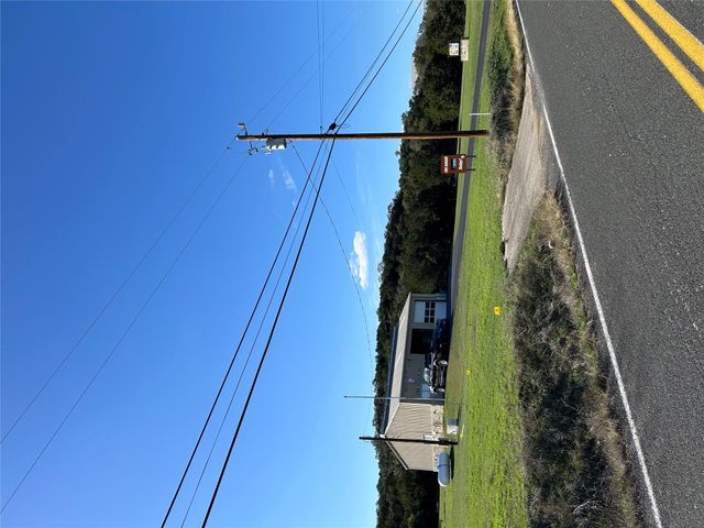 36 Travis Oaks DR, Marble Falls, TX 78654