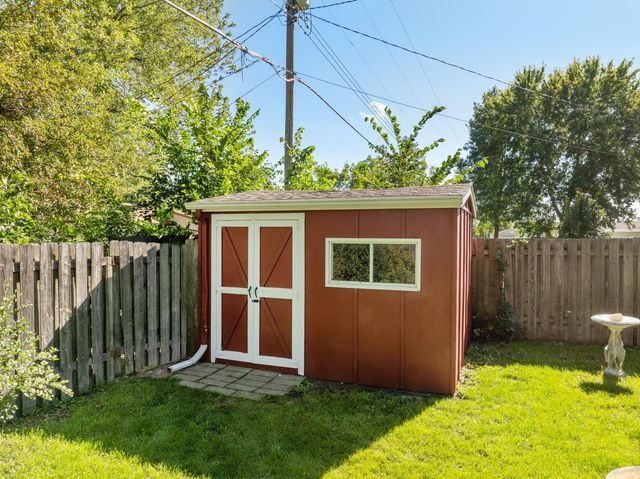 109 24TH ST SW, Minot, ND 58701