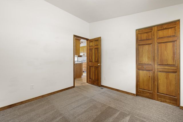 109 24TH ST SW, Minot, ND 58701